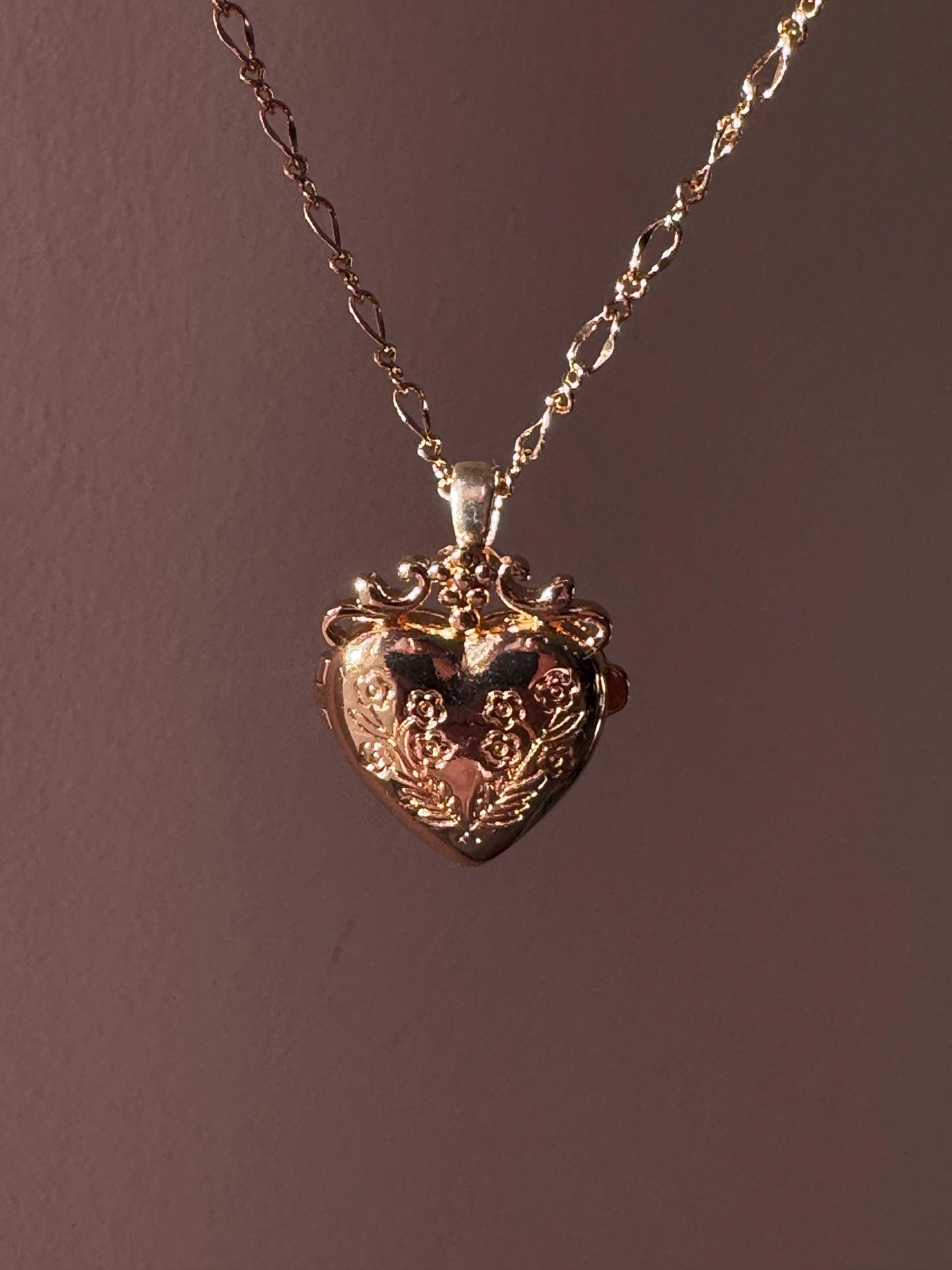 Vintage Open Heart Locket, 2 / 9