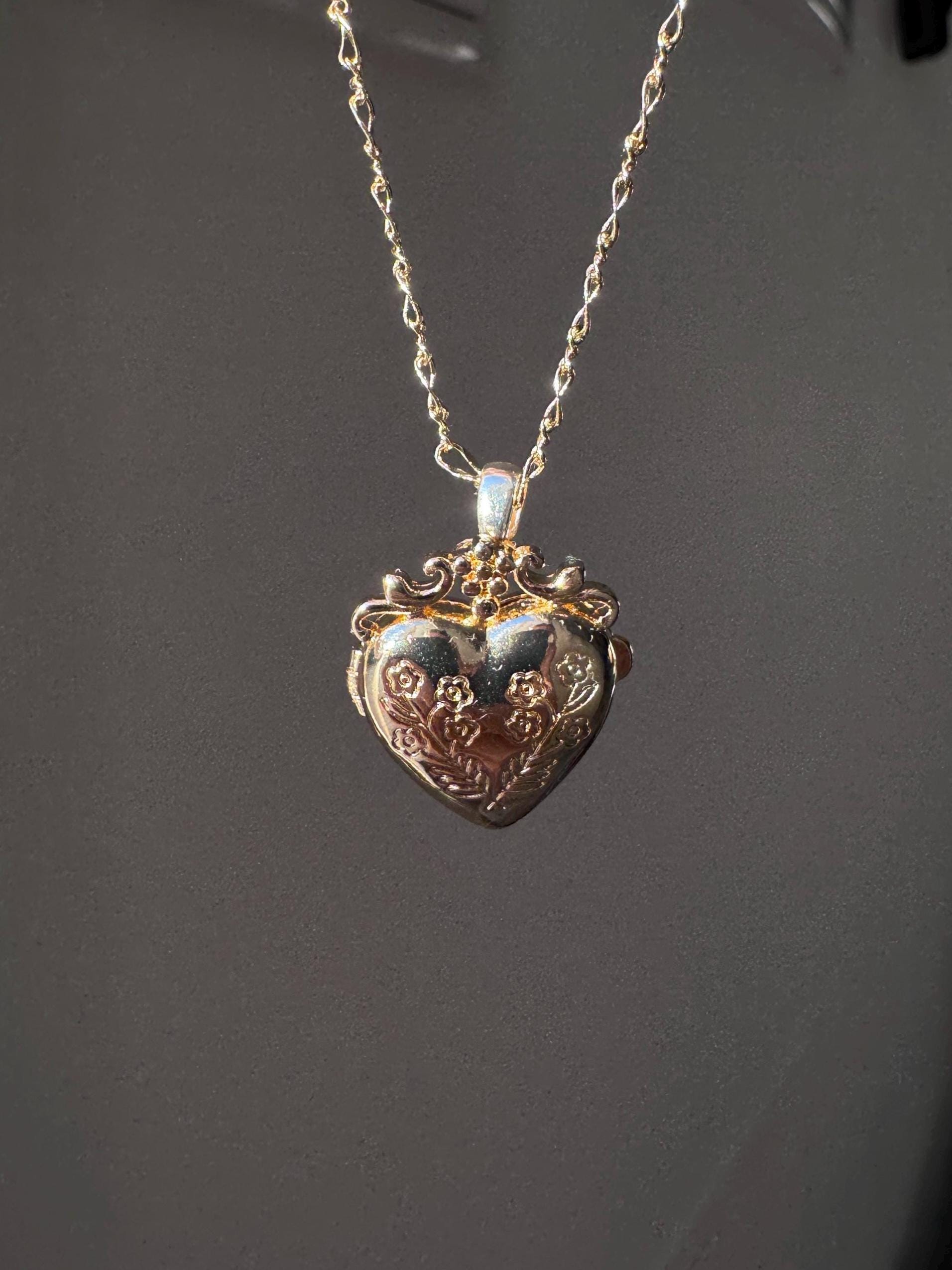 Vintage Open Heart Locket, 5 / 9